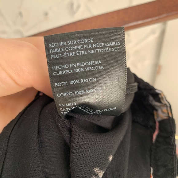 Kimchi Blue Whitney Floral Wrap Short - Picture 15 of 16